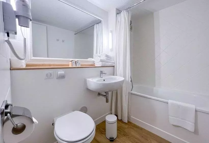 ホテル Kyriad Cannes   Mandelieu