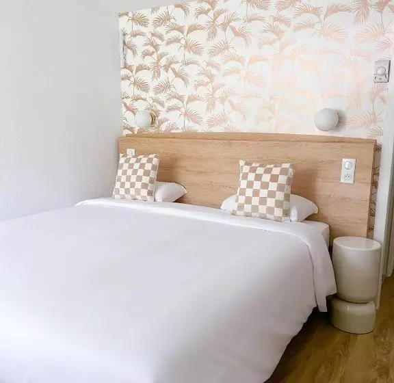 ホテル Kyriad Cannes   Mandelieu