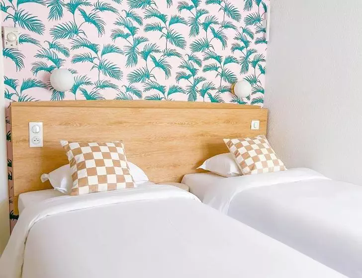 ホテル Kyriad Cannes   Mandelieu