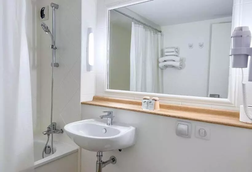 ホテル Kyriad Cannes   Mandelieu