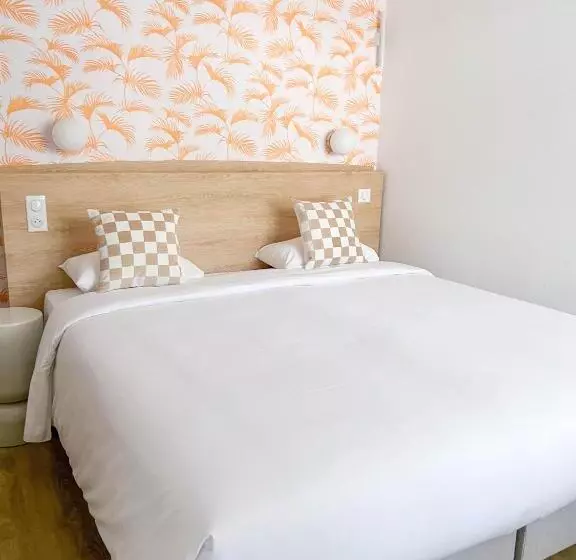 ホテル Kyriad Cannes   Mandelieu