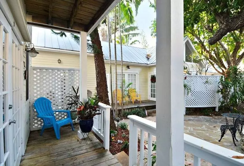 Tranquility By Avantstay Close To Duval St W/ Bbq & Shared Pool