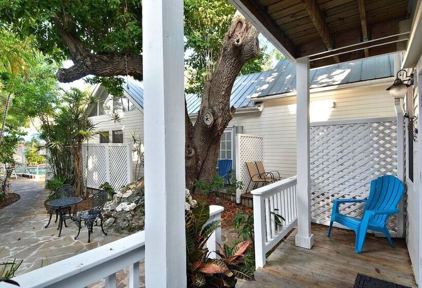 Tranquility By Avantstay Close To Duval St W/ Bbq & Shared Pool