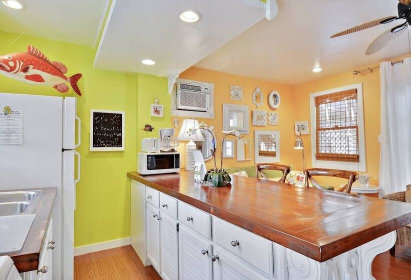 Tranquility By Avantstay Close To Duval St W/ Bbq & Shared Pool