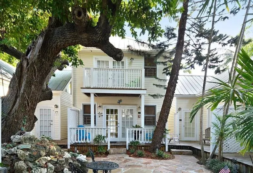 Tranquility By Avantstay Close To Duval St W/ Bbq & Shared Pool