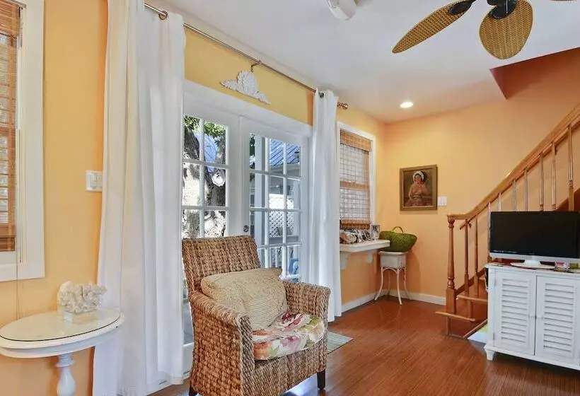 Tranquility By Avantstay Close To Duval St W/ Bbq & Shared Pool