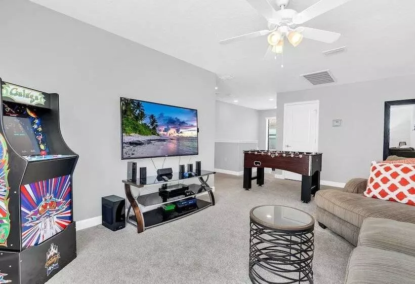 Vibrant Home With Spacious Pool!#6st5504