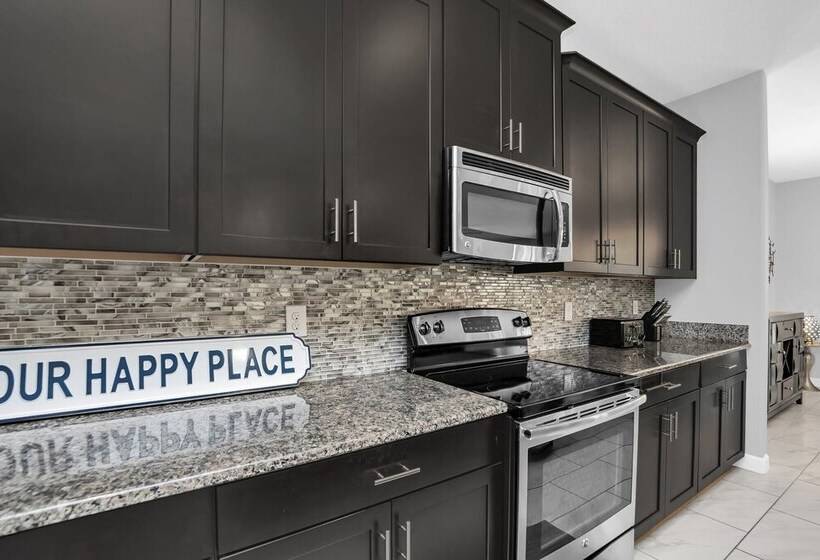 Vibrant Home With Spacious Pool!#6st5504