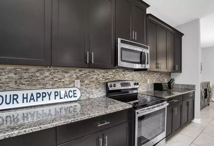 Vibrant Home With Spacious Pool!#6st5504