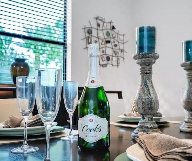 Vibrant Home With Spacious Pool!#6st5504