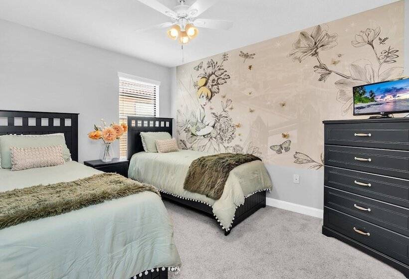 Vibrant Home With Spacious Pool!#6st5504