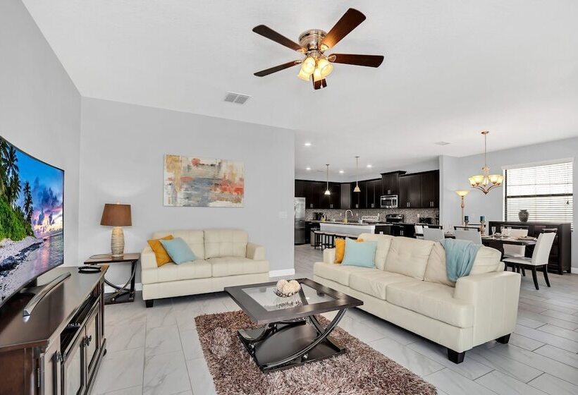 Vibrant Home With Spacious Pool!#6st5504