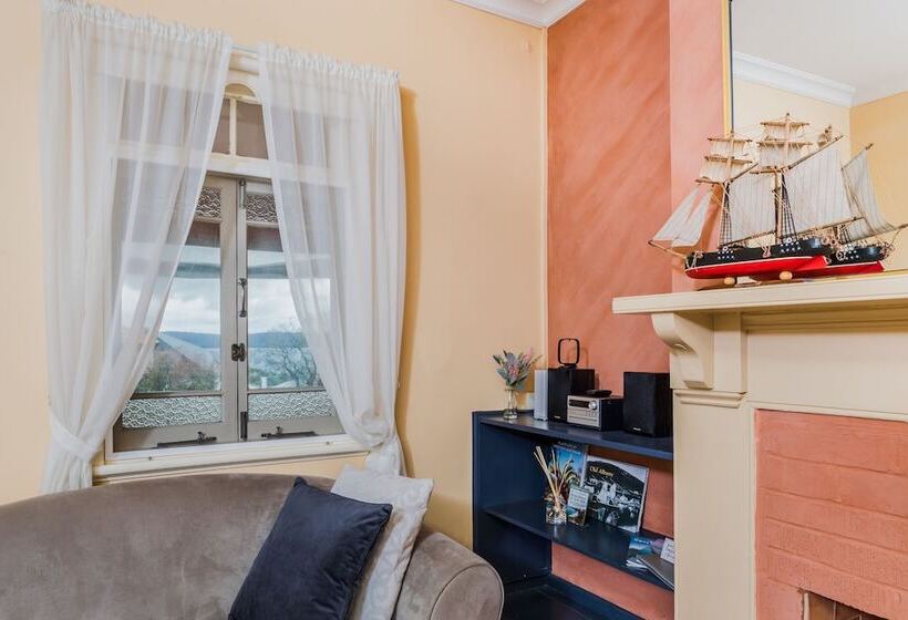 Albany Historic Cottage By The Bnb Collection