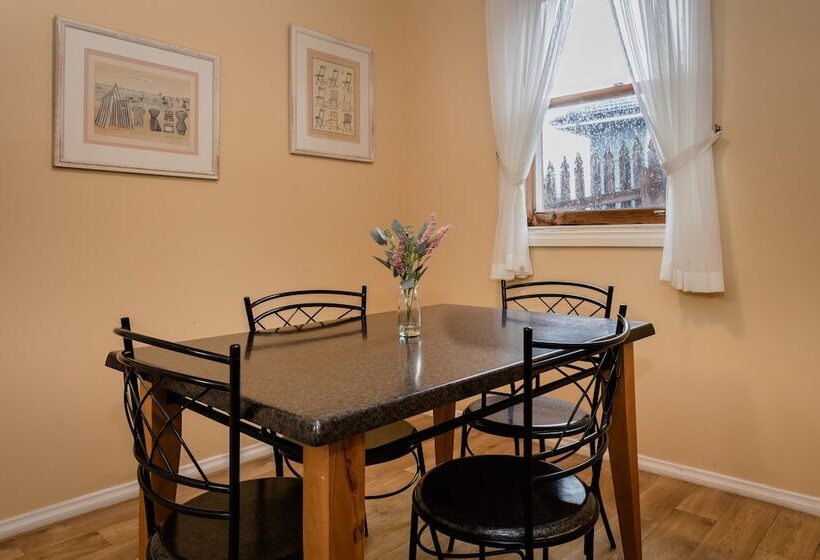 Albany Historic Cottage By The Bnb Collection