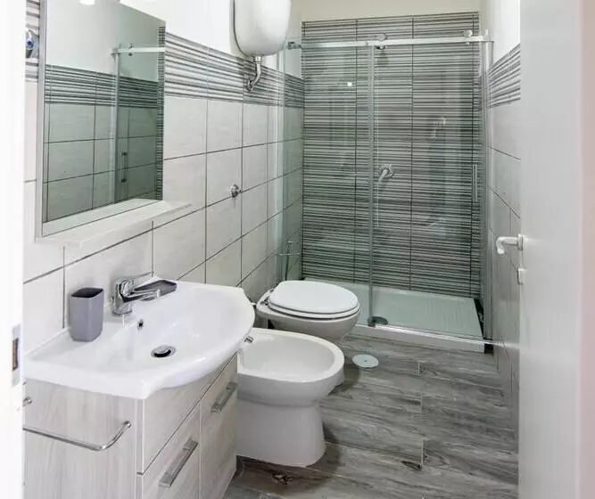 ベッドアンドブレックファースト Room In Bb   Palazzo Daquino   Family Room With Bathroom