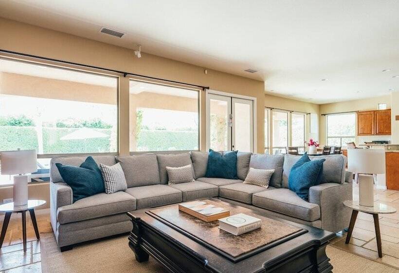 Desert Grove By Avantstay Oasis Retreat W/ Pool & Bbq Grill!