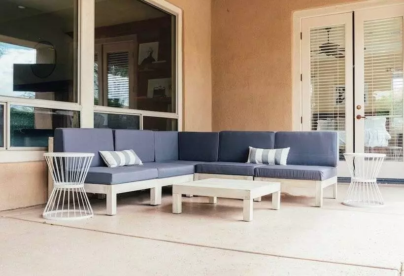 Desert Grove By Avantstay Oasis Retreat W/ Pool & Bbq Grill!