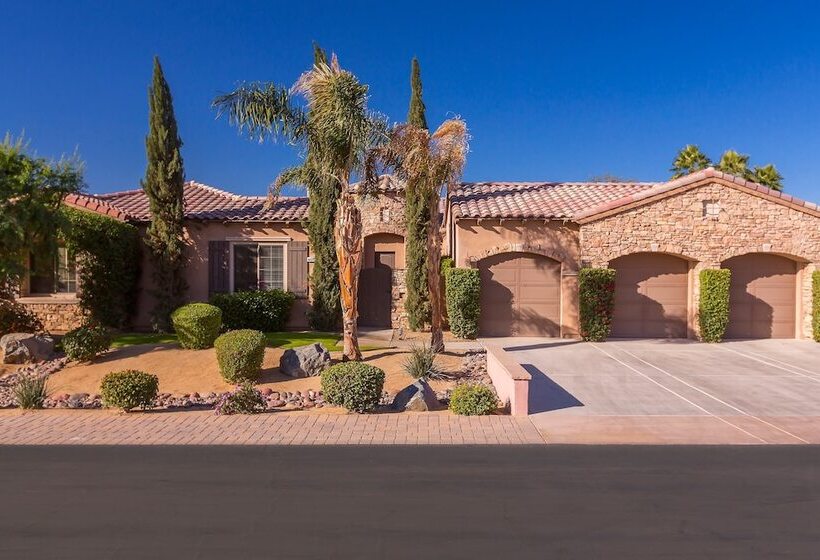 Desert Grove By Avantstay Oasis Retreat W/ Pool & Bbq Grill!