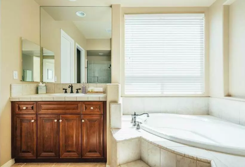 Desert Grove By Avantstay Oasis Retreat W/ Pool & Bbq Grill!