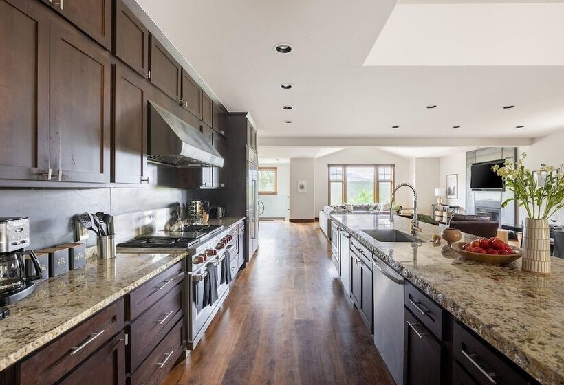 Dillon By Avantstay Private Mountain Home W/ Hot Tub W/ Views & Shuffleboard!