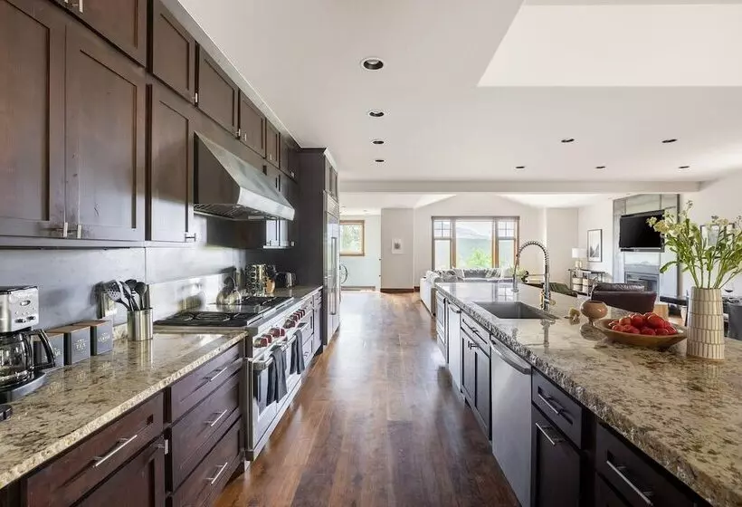 Dillon By Avantstay Private Mountain Home W/ Hot Tub W/ Views & Shuffleboard!