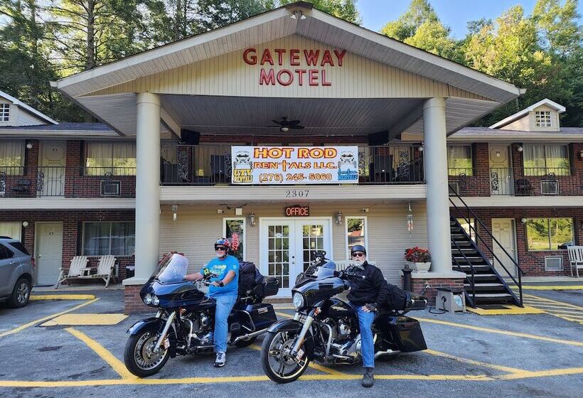 Gateway To The Breaks Motel
