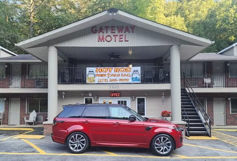 Gateway To The Breaks Motel