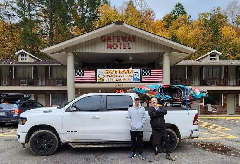 Gateway To The Breaks Motel