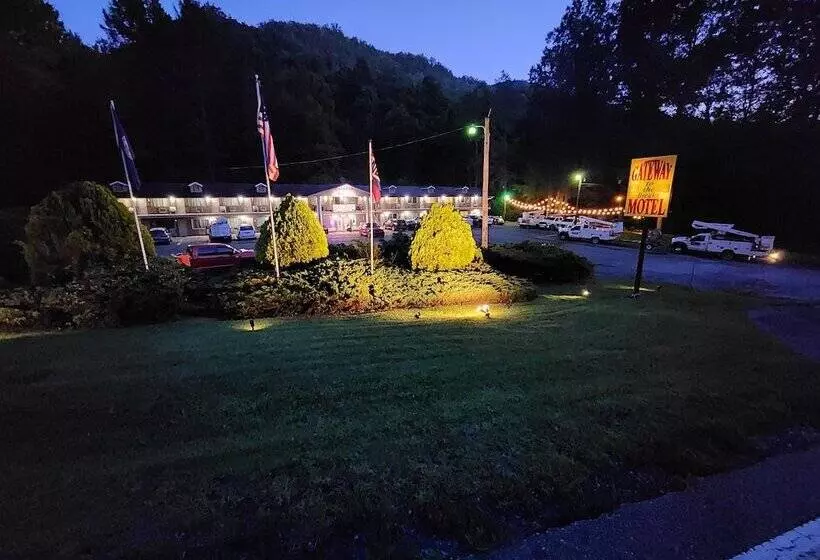 Gateway To The Breaks Motel