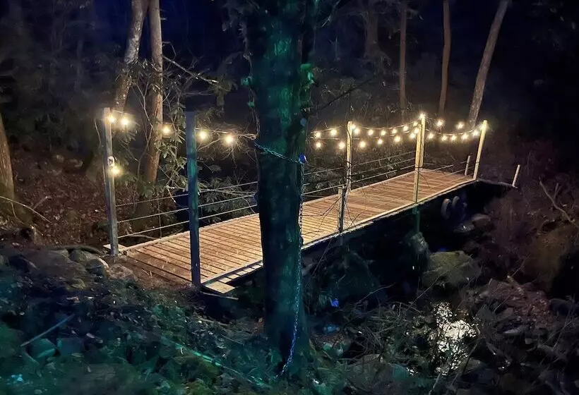 Gateway To The Breaks Motel