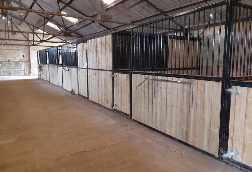 Glamping In Wiltshire The Green Knoll Is A Charm