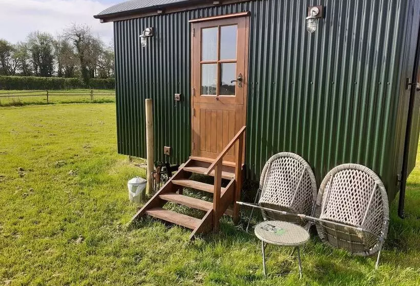 Glamping In Wiltshire The Green Knoll Is A Charm