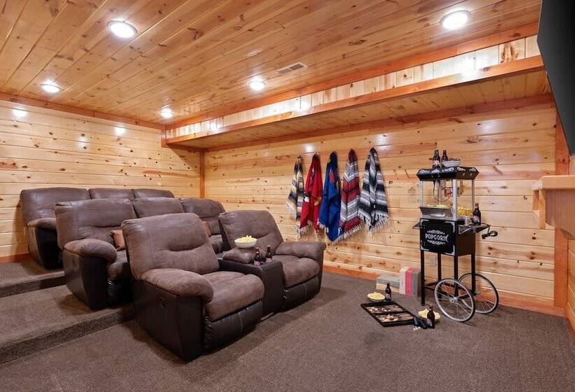 Haywood By Avantstay Mountain Living Dream! W/ Movie Theatre, Hot Tub+views!