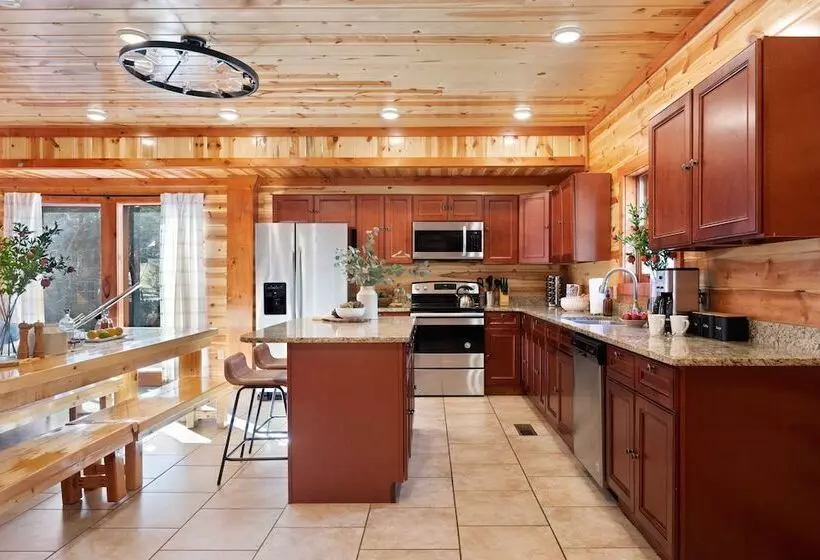 Haywood By Avantstay Mountain Living Dream! W/ Movie Theatre, Hot Tub+views!