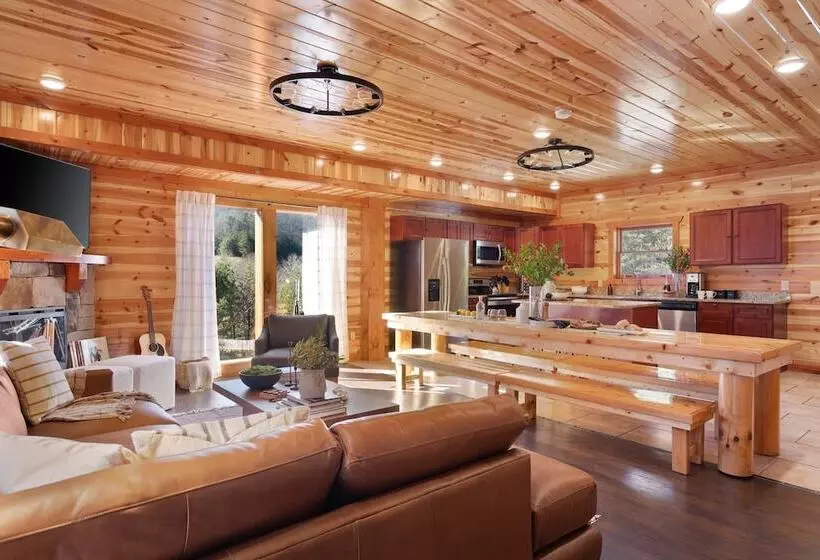 Haywood By Avantstay Mountain Living Dream! W/ Movie Theatre, Hot Tub+views!