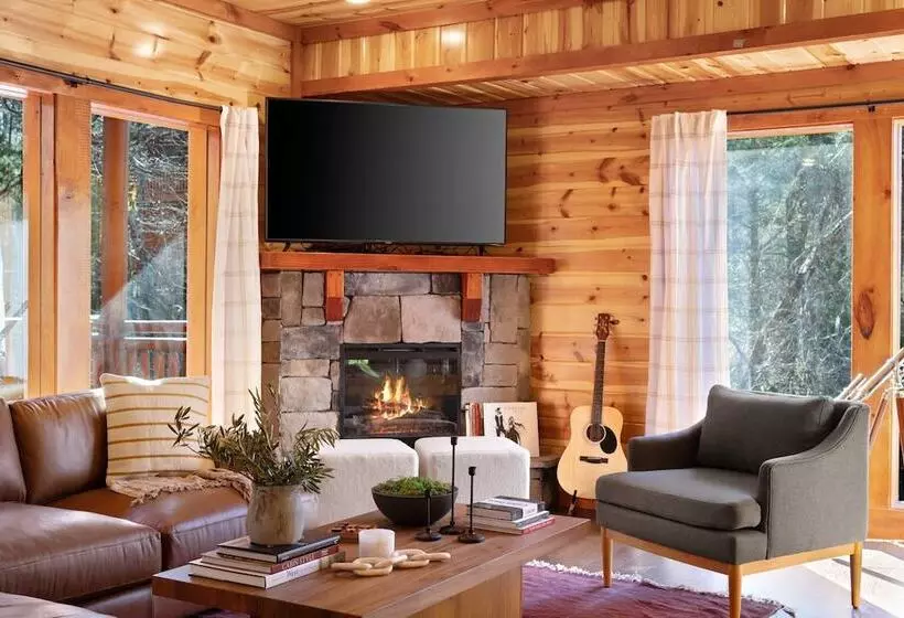 Haywood By Avantstay Mountain Living Dream! W/ Movie Theatre, Hot Tub+views!