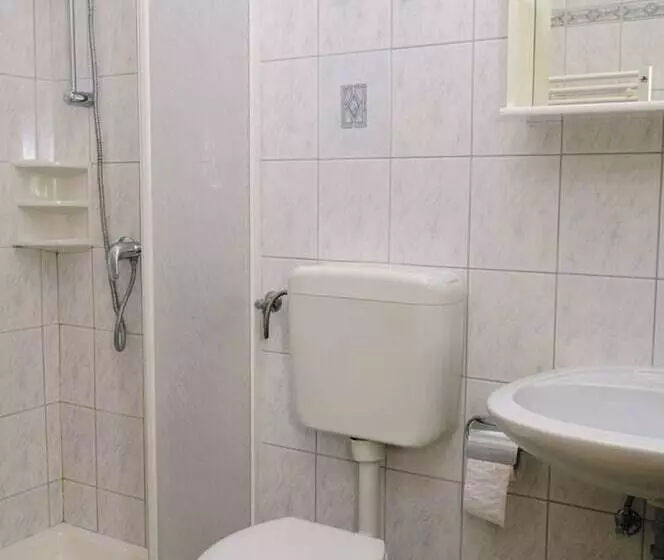 ホテル Apartments Villa Adria