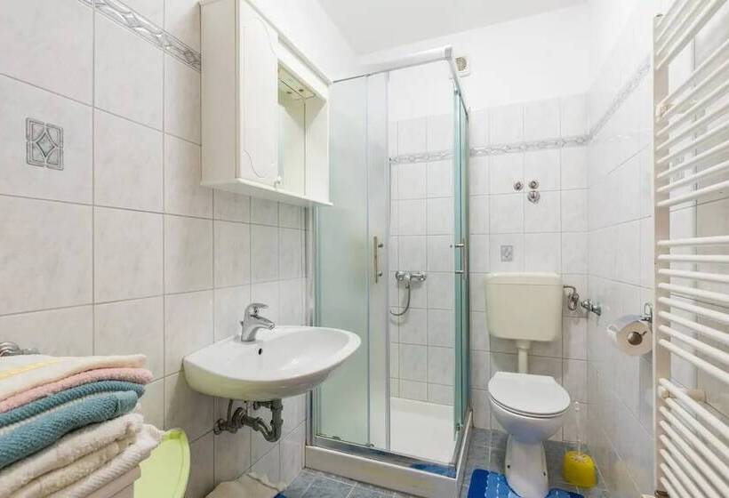 בית מלון כפרי Apartments Villa Adria