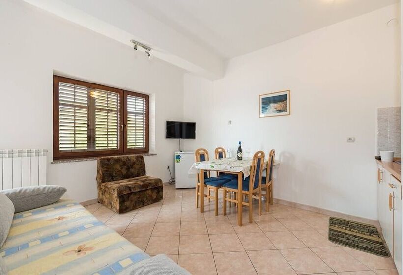 בית מלון כפרי Apartments Villa Adria