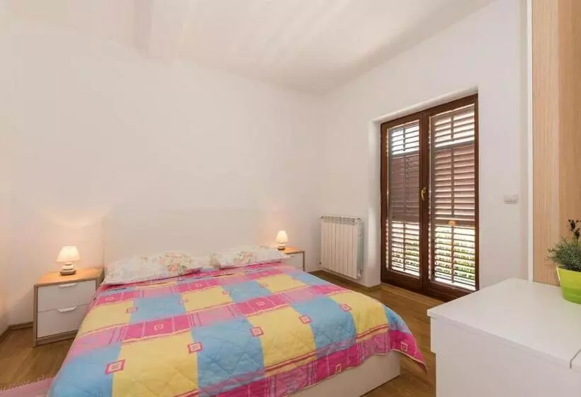 ホテル Apartments Villa Adria