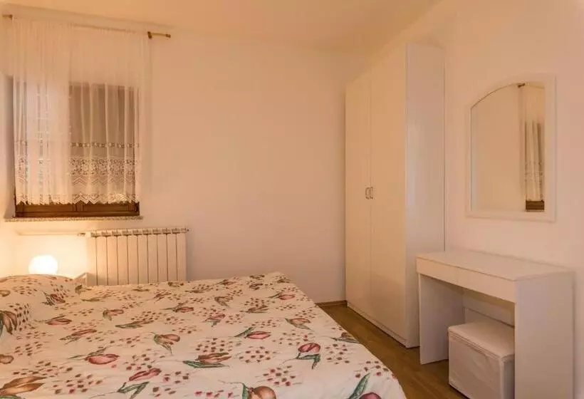 ホテル Apartments Villa Adria