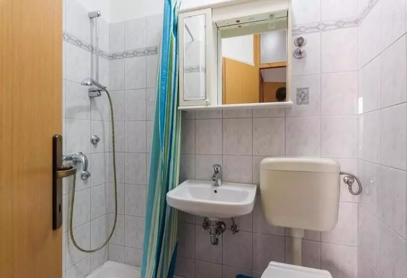 ホテル Apartments Villa Adria