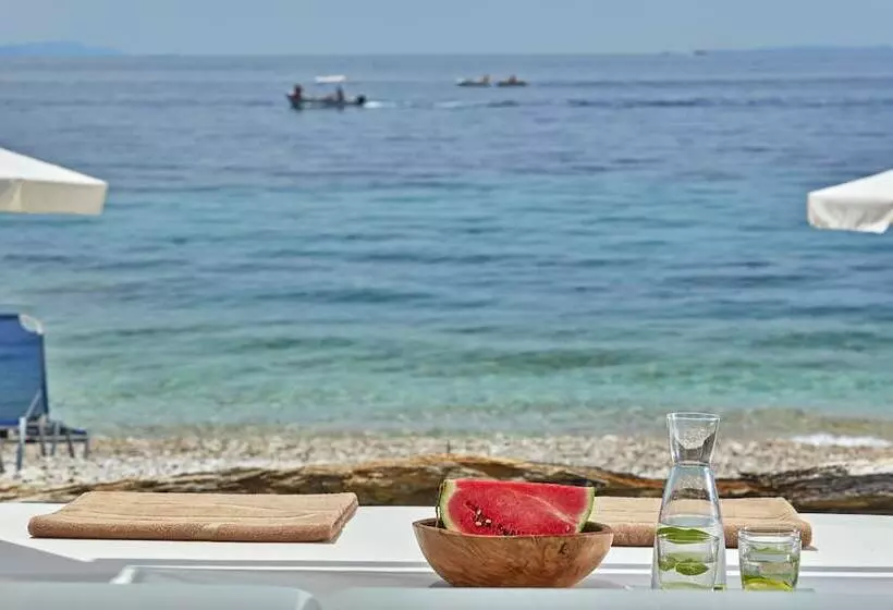 Hotelli Atlantica Nissaki Beach   Adults Only