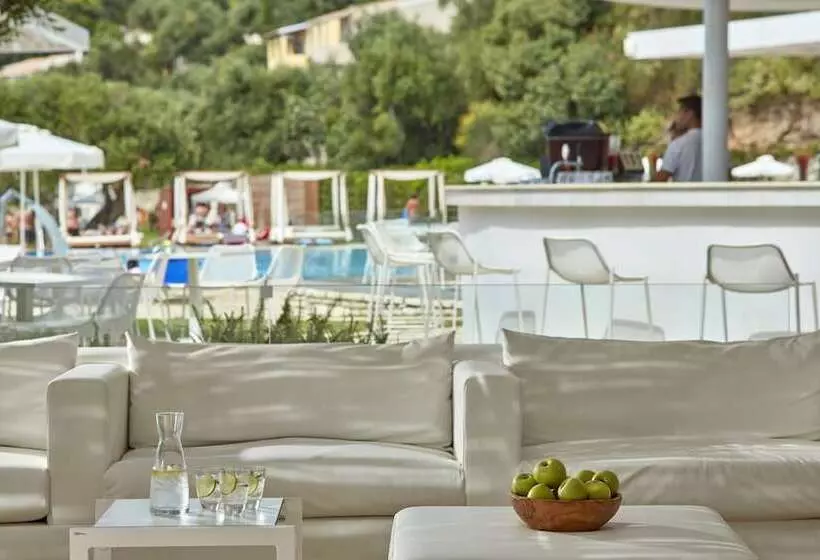 Hotelli Atlantica Nissaki Beach   Adults Only