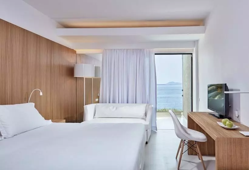 Hotelli Atlantica Nissaki Beach   Adults Only