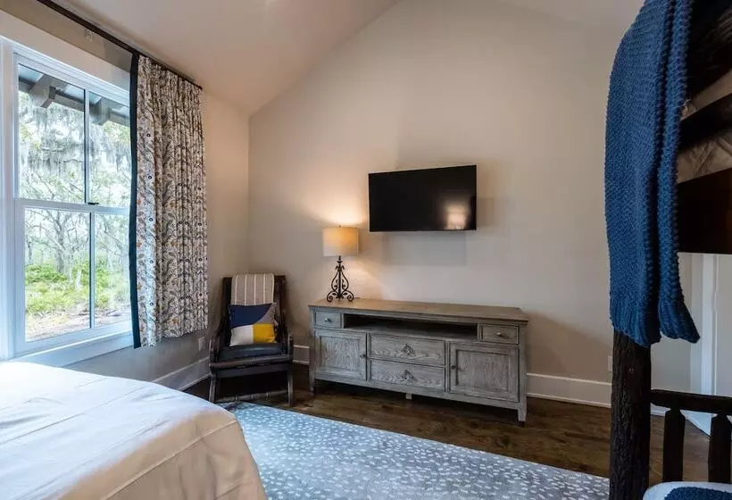 Hotelli Cedar Lodge On Honey Creek