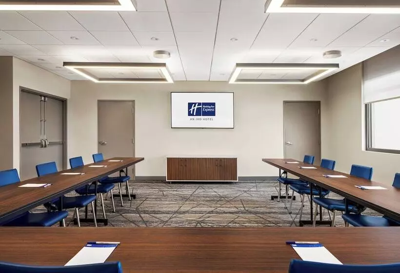 Hotelli Holiday Inn Express Strathroy By Ihg