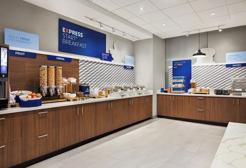 Hotel Holiday Inn Express Strathroy By Ihg