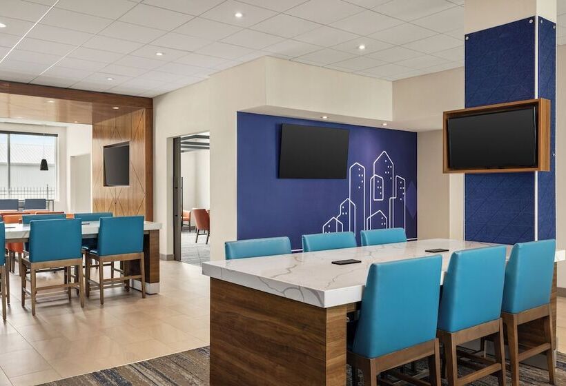 Hotel Holiday Inn Express Strathroy By Ihg