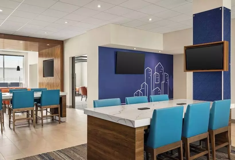 Hotelli Holiday Inn Express Strathroy By Ihg